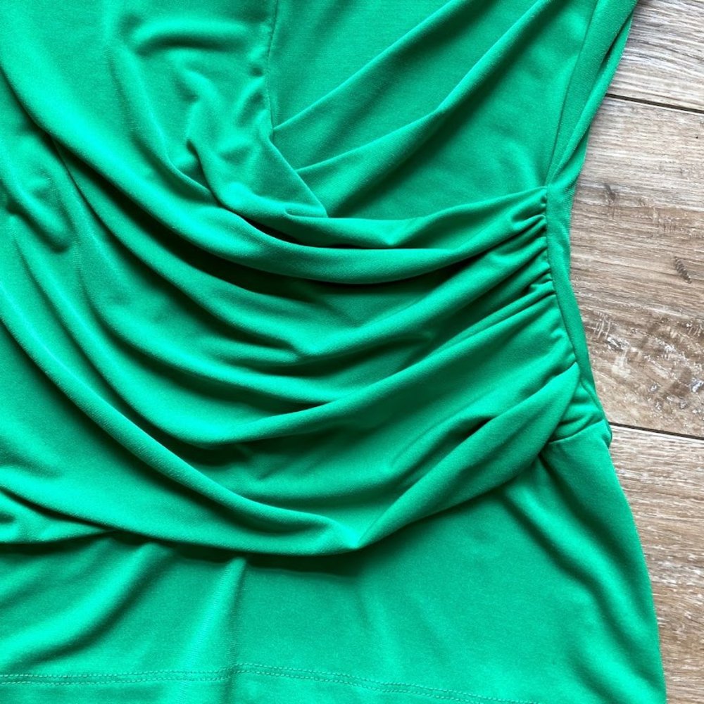 Green Top with Rouching Size Small - Picture 4 of 4
